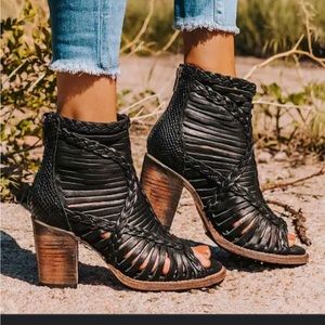 FreeBird by Steven Bela Booties, Sz 6